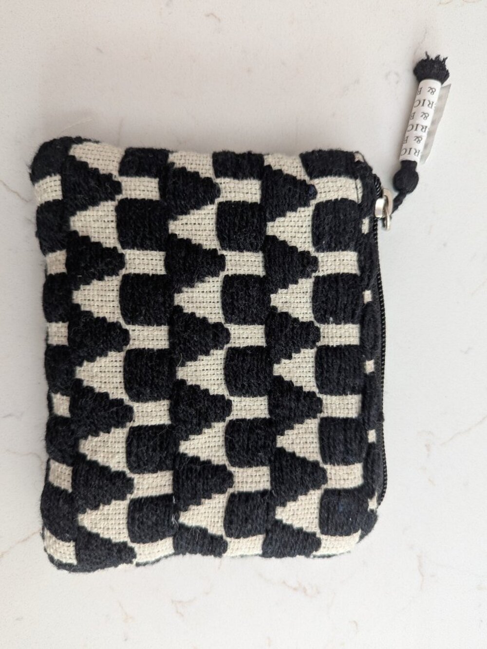 America & Beyond black and white zippered coin purse